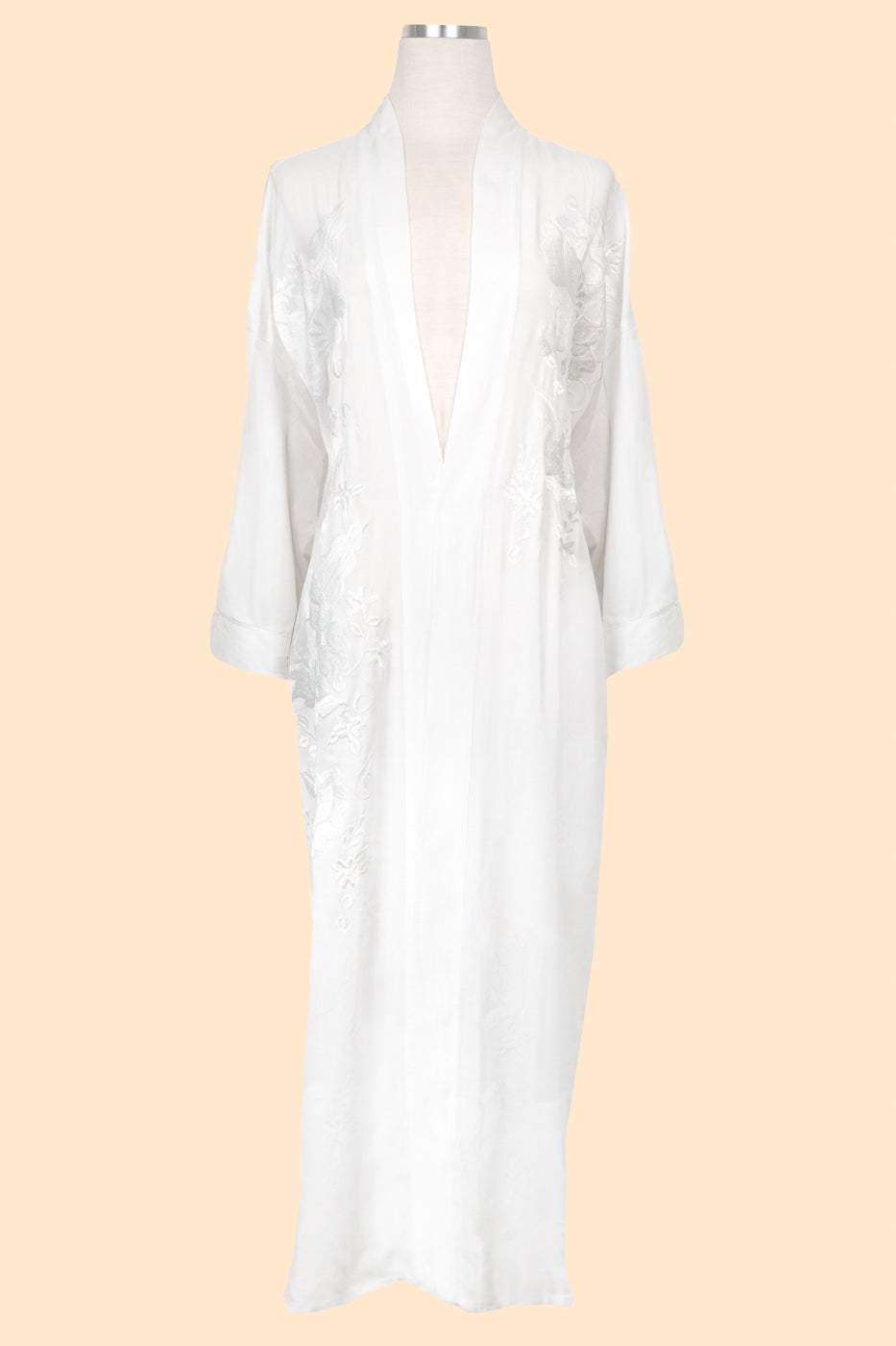 White on White Kimono Robe Ceiba LA White on White Kimono Robe Ceiba LA